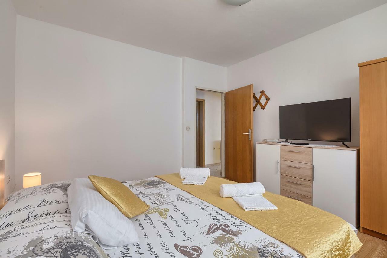 Apartman D&D, Dvorine 63 Banjole Exterior photo