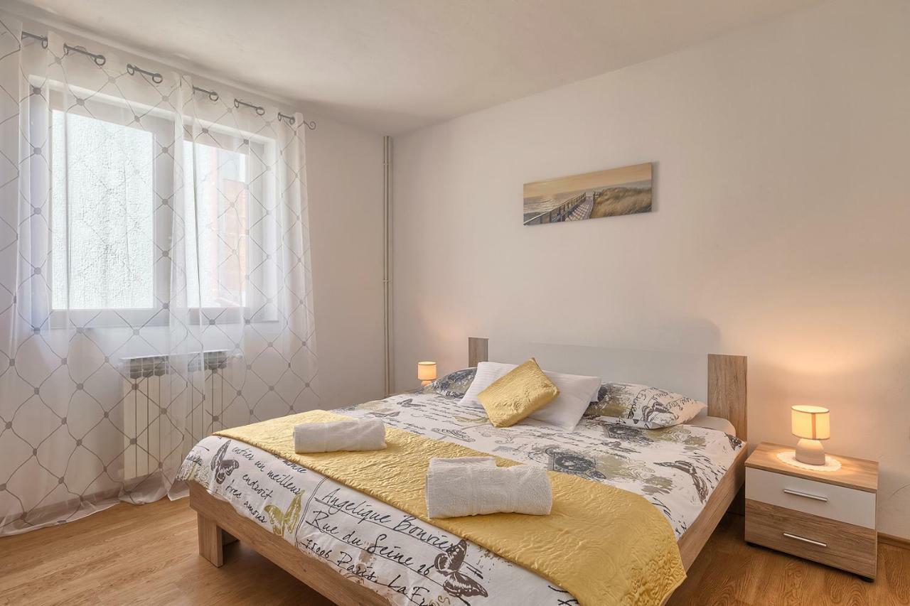 Apartman D&D, Dvorine 63 Banjole Exterior photo