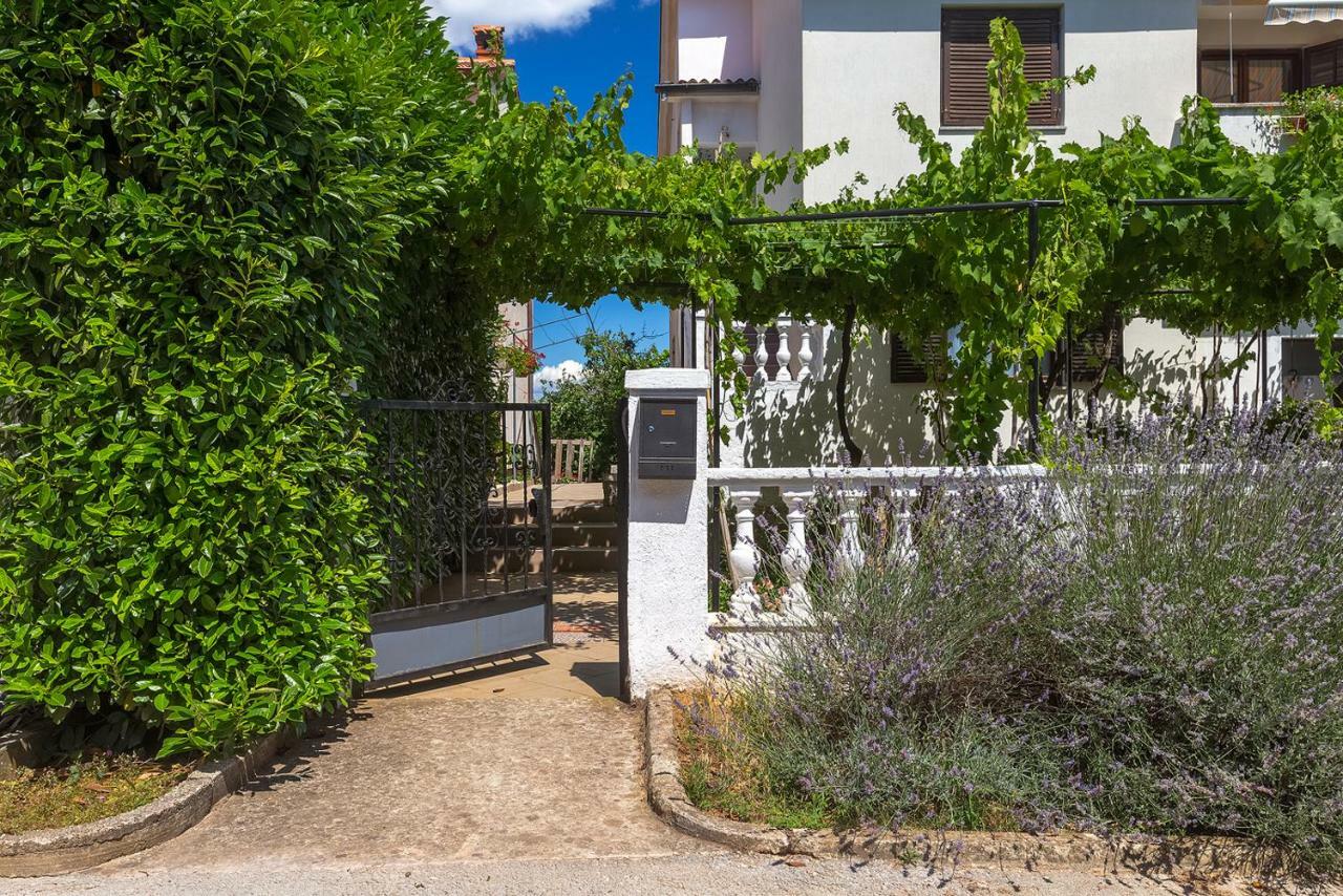 Apartman D&D, Dvorine 63 Banjole Exterior photo