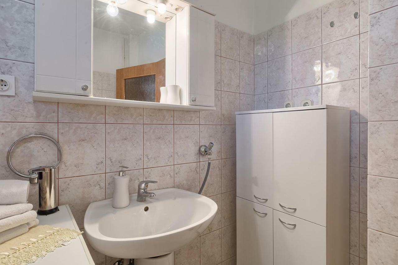 Apartman D&D, Dvorine 63 Banjole Exterior photo
