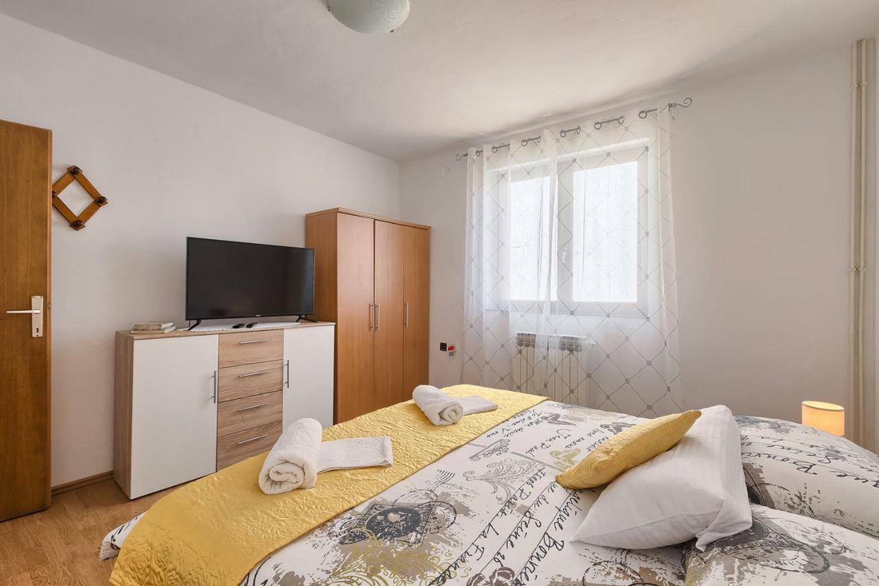 Apartman D&D, Dvorine 63 Banjole Exterior photo